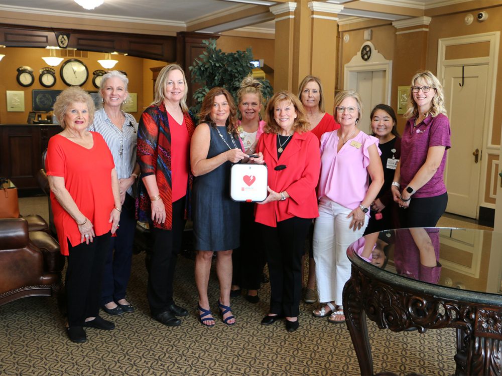 From left: Connie McLaughlin and Michele Laas, committee members; Dianne Simon, Thompson Hills Investment Corporation vice president and committee co-chair; Bobbi Luebbert, Hotel Bothwell general manager; Kara Sheeley, committee member; Lori Wightman, Bothwell Regional Health Center CEO and committee co-chair; Robin Balke and Trish Henson, committee members; Leisha Nakagawa, Bothwell Foundation administrative assistant; and Erica Petersen, committee member.