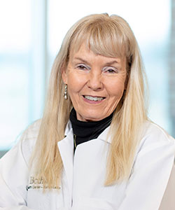 Joan Kelly, FNP headshot